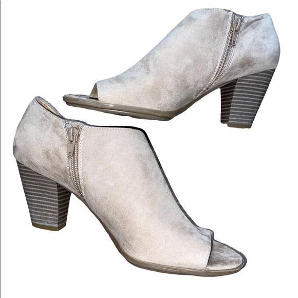 Naturalizer ankle booties open toe faux suede size 9M - Picture 2 of 7